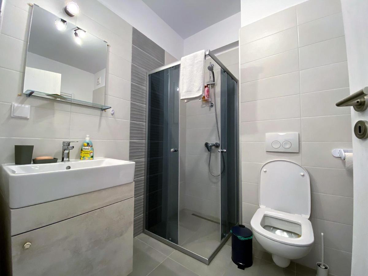 Plaza View Studio Бухарест Екстер'єр фото
